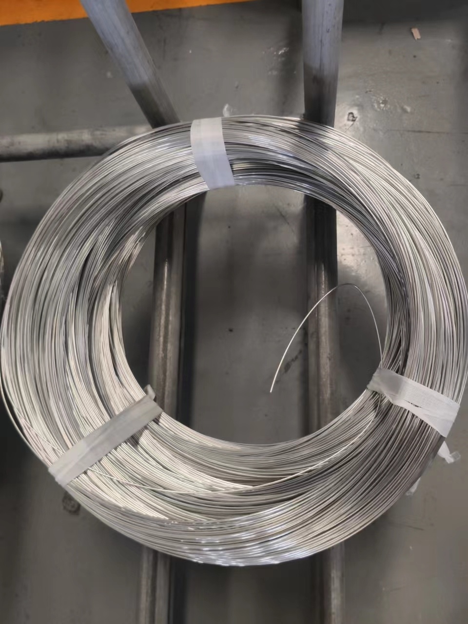 Low Carbon C- Shaped Wholesale Bra Wire / Different Strength and Materials Stainless Steel Bra Wire